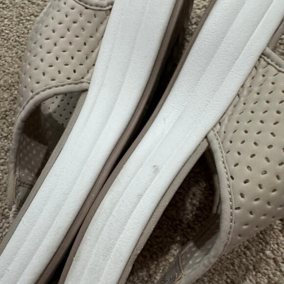 Clarks Cloudsteppers Drift Blossom Women's Wedge Sandals Light Taupe Size 9 - Picture 10 of 11